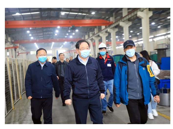 省经信厅牛弩韬厅长一行莅临壹号娱乐官网调研